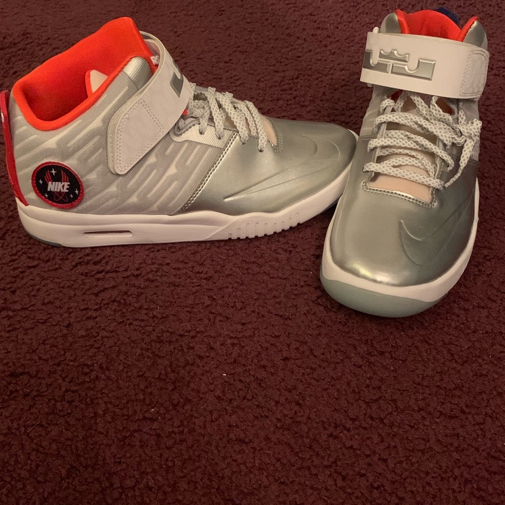 New  size 7 Lebron